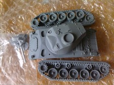 US M24 'Chaffee' Tank with crew in 1:72 scale.