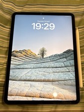 iPad Pro 11" (2018) 1st Gen, 64GB Wi-Fi & Apple Pencil (2nd gen) 