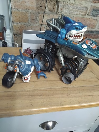 Street sharks action - street,