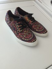 SODA Embroidered Floral