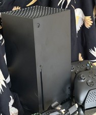 Microsoft Xbox Series X  1TB Gaming Console 2 CONTROLLERS TWIN CHARGING DOCK! 