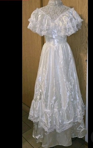 Vintage gunne sax ivory lace - gunne,