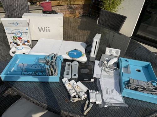 Nintendo wii console bundle - nintendo,