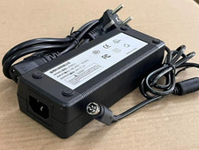 1x 4-pin plug LOGIQ e, power