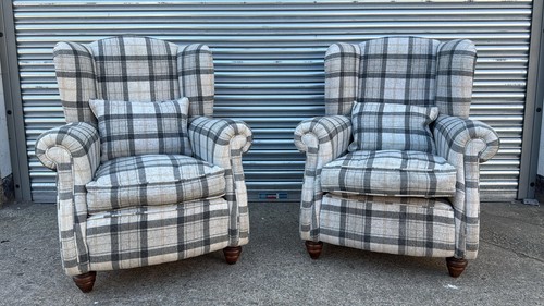 Stunning pair dfs loch - of,