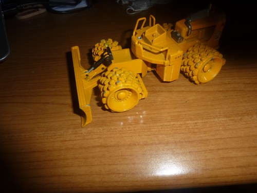 Joal caterpillar 218 - caterpillar, no.218