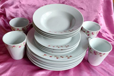 The tabletop Company 'Celeste' Dinner Set. White / deep pink VGC. 18 piece set