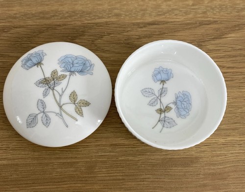 Ice rose design wedgewood bone - ice,