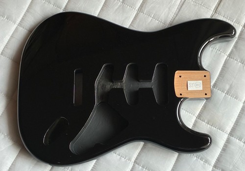 Stratocaster body black - black, poly