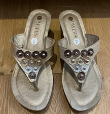Pavers Slip-on Beige Gold Metallic Toe-Post Sandals Size 4 Wedge New