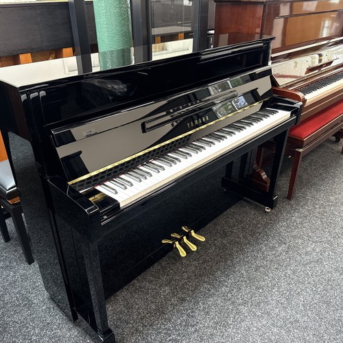Yamaha upright piano c2016 - b2,