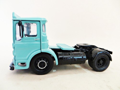 Corgi 21401 aec - /, tractor