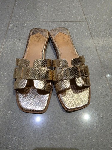 Gold woven flat sandals size - flat,