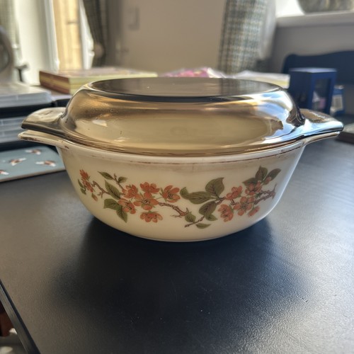 Vintage pyrex round - pyrex, harvest