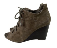 Jessica Simpson Womens 7.5B