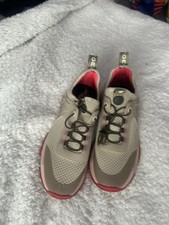 Woman Beige And Red Kurt