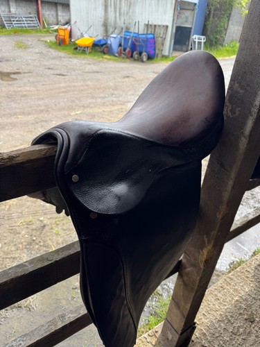 Brown leather saddle - 16”,