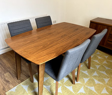 Dwell 4-8 Seater Extendable