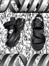 SKECHERS Luxe Foam Sandals