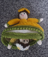Toilet Roll Cover Doll - Knitted, reversable, two different characters in one !