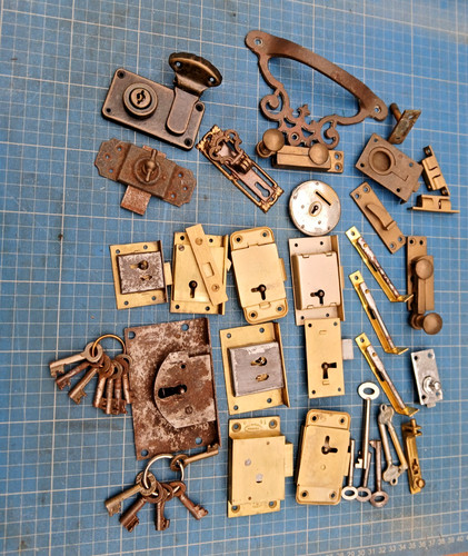 Job lot cabinet - cabinet, locks,keys