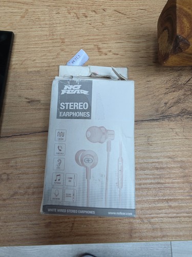 Fear white wired earphones - white,