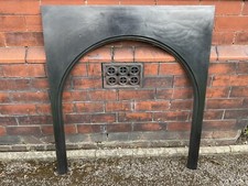 CAST IRON FIRE SURROUND /