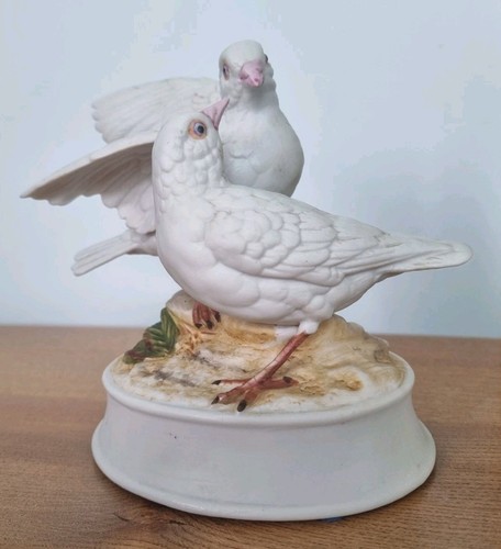 White doves music box - doves, by