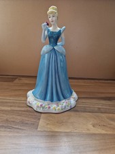 CINDERELLA ROYAL DOULTON WALT DISNEY  PRINCESSES SHOWCASE COLLECTION NIB
