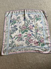 Oliver Bonas Square Silky Head