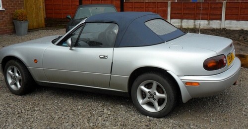 Mazda mx5 mk2 soft top - mazda,