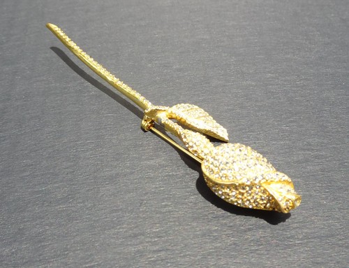 Brooch long stem - bud, with