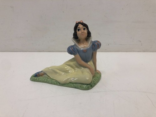 Snow white ornament wade - snow,