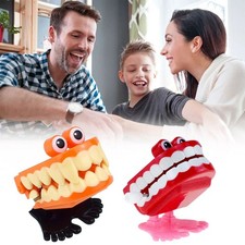 Mini Wind up Chattering Teeth