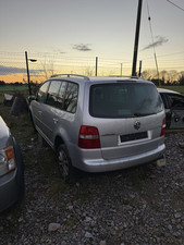 vw touran breaking