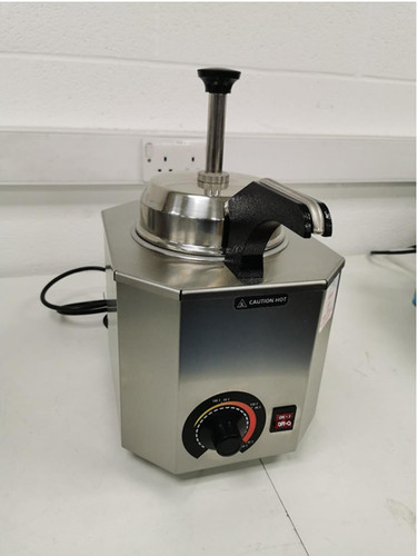 Display sauce warmer pump