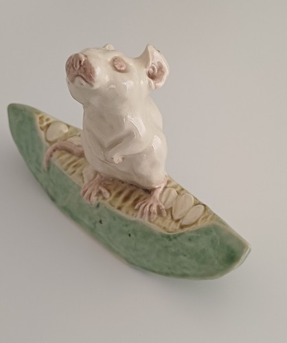 Heredities charm creamware - heredities, of