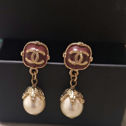 Chanel pearl earrings - chanel,