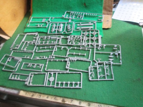 Assorted military vehicle kit - vehicle,