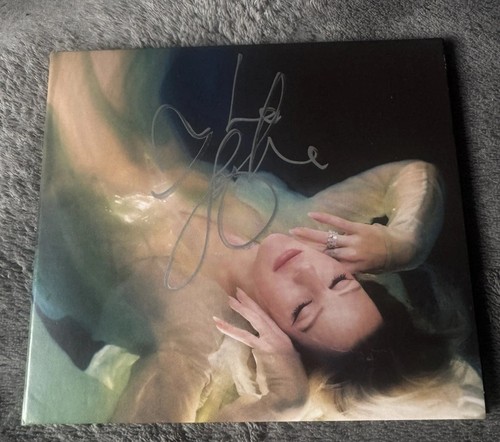 Ellie goulding hand - hand, signed