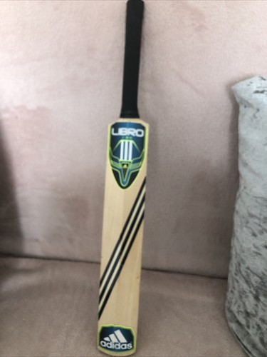 Adidas libro cricket bat - 3.0,