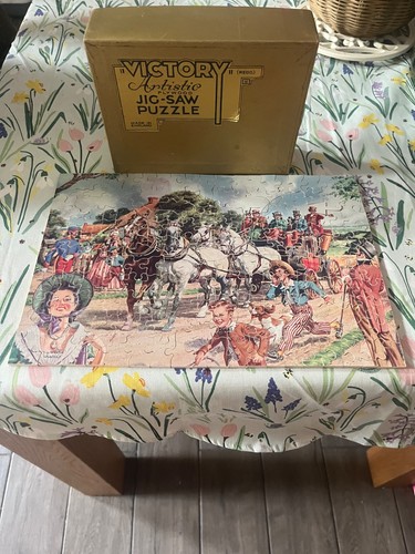 Vintage wooden victory jigsaw - victory,