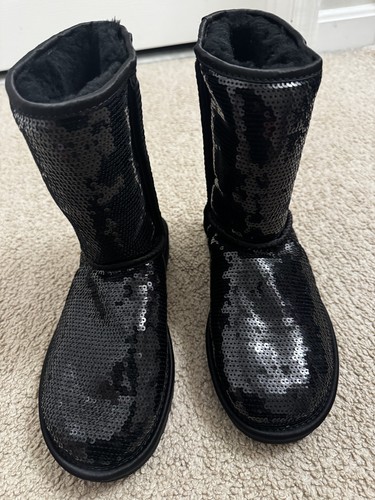 Nwot black sequined fur lined - black,