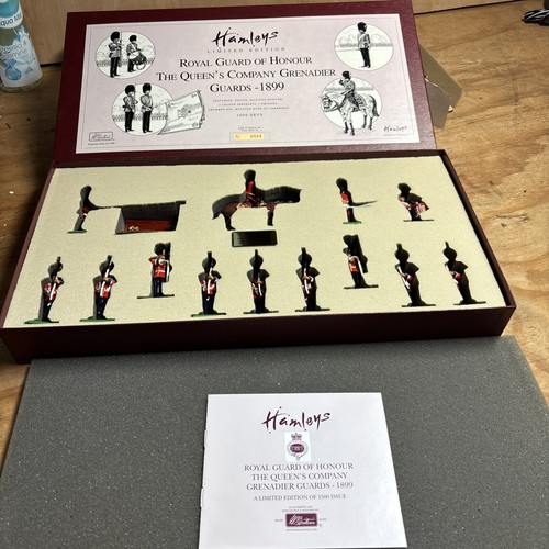 Hamleys royal guard honour - royal,