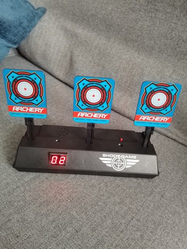 Auto resetting electric - resetting, target