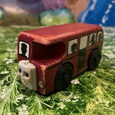 Wooden Railway BERTIE THE BUS 1999 Britt Allcroft Thomas & Friends Curve Brio