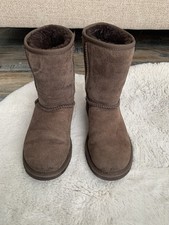 UGG Classic Short Chocolate
