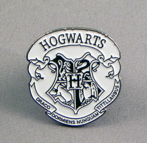 Hogwarts crest enamel - hogwarts,