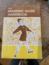 The Brownie Guide Handbook, 4th Edition Vintage 1983 In Fair  Condition(g)