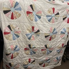 Vintage Dresden Plate quilt